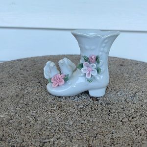 🍭 Small vintage porcelain boot